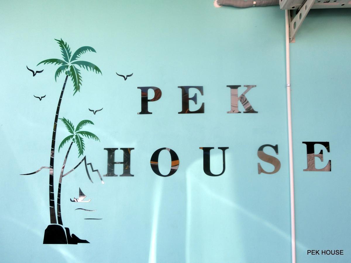 Pek House Apartment Phuket Ngoại thất bức ảnh